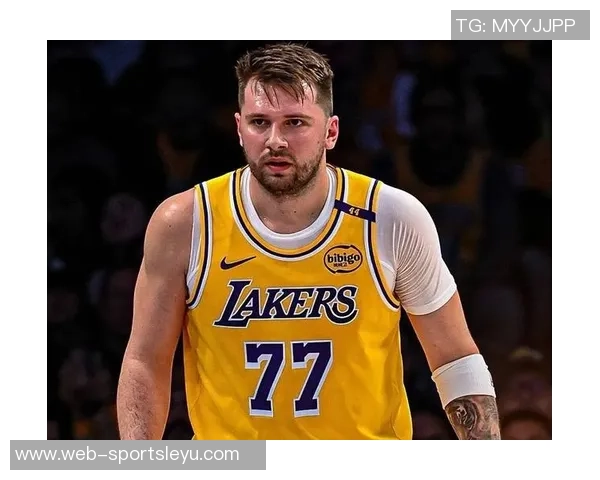 东契奇犀利言辞直击施罗德心灵防线引发争议与反思